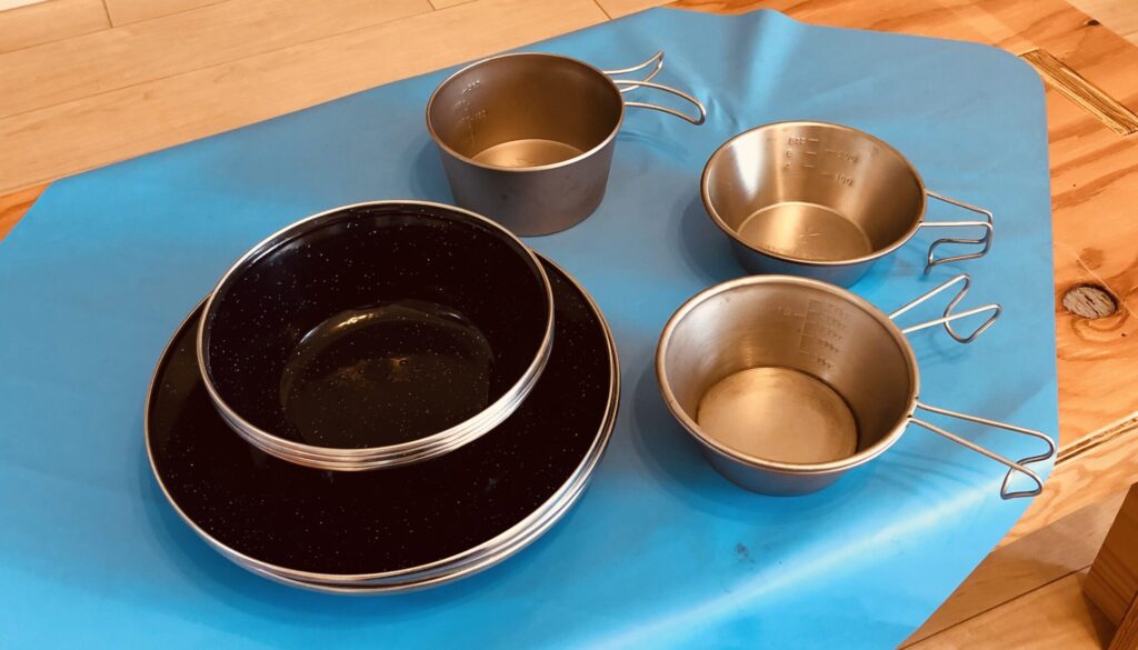 アウトドア用の食器セット