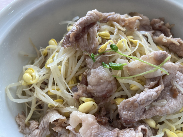 もやしと豚肉の炒めもの