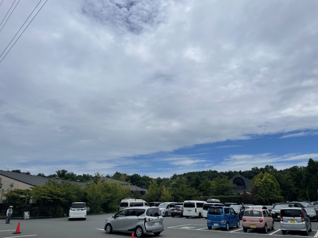 流れる雲の空